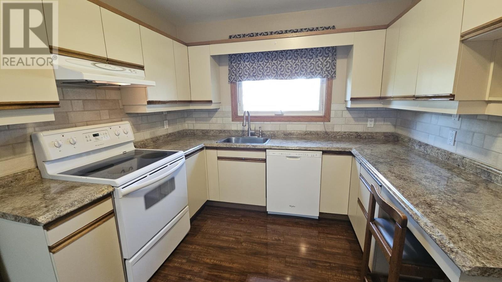 936 Broadmore Ave, Thunder Bay, Ontario  P7E 2Y5 - Photo 8 - TB2601433