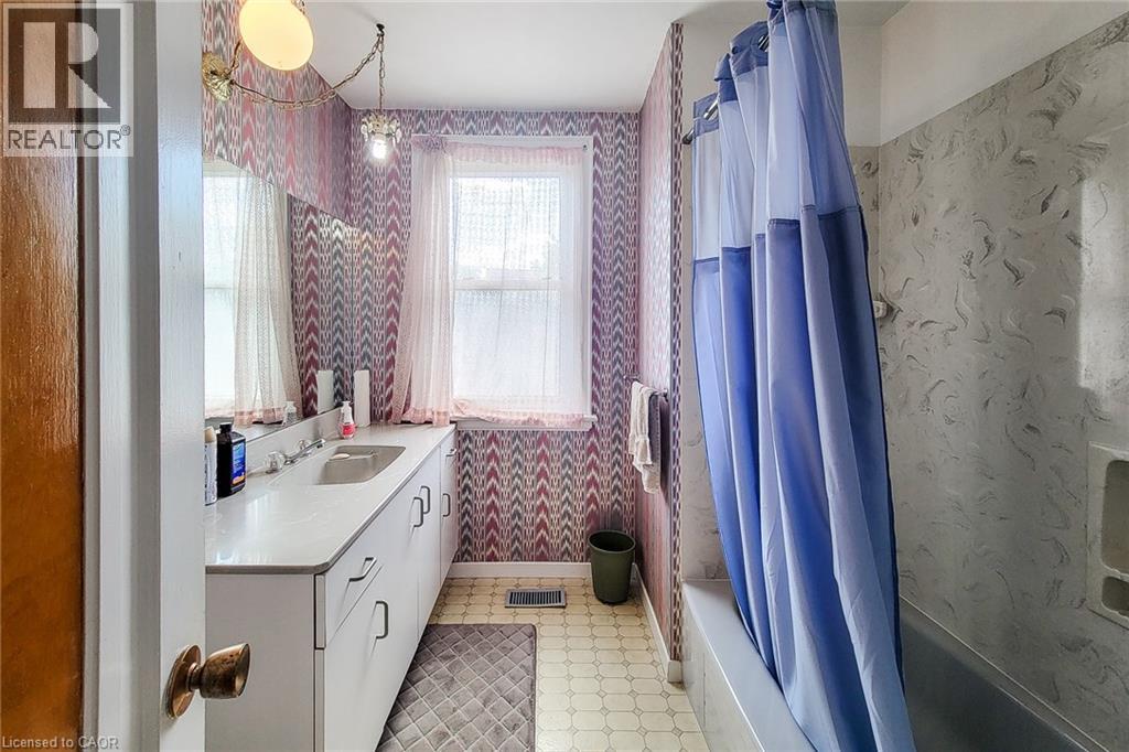 12 East 27th Street, Hamilton, Ontario  L8V 3E7 - Photo 15 - 40840642
