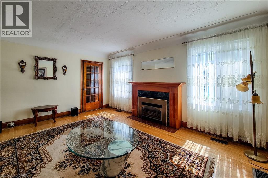 12 East 27th Street, Hamilton, Ontario  L8V 3E7 - Photo 8 - 40840642