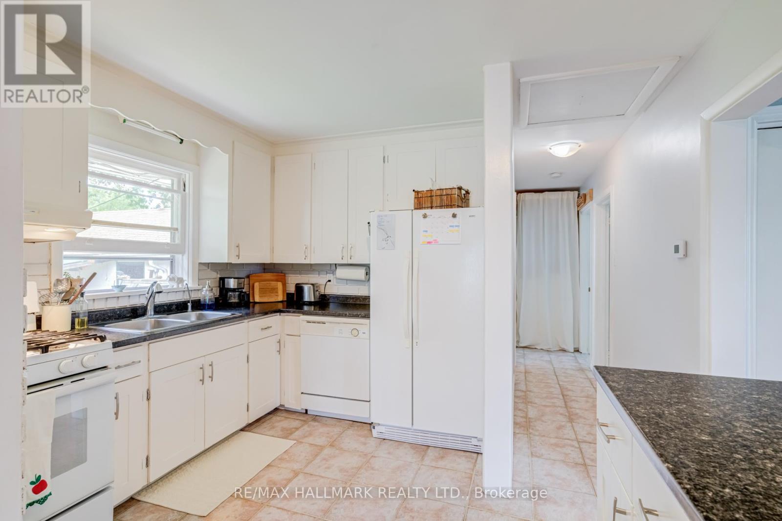 1024 Churchill Avenue, Oakville, Ontario  L6H 2A6 - Photo 17 - W13455692