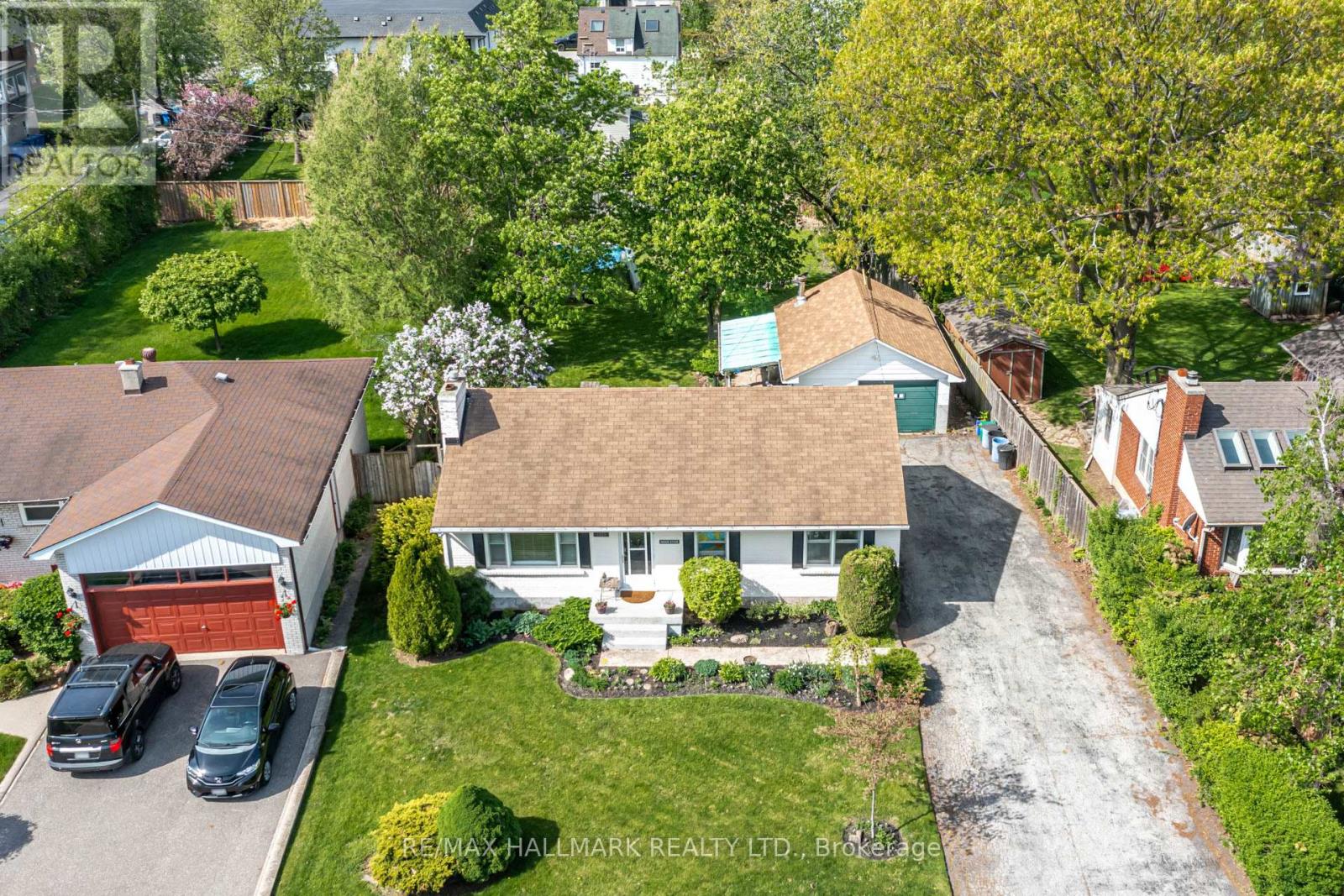 1024 Churchill Avenue, Oakville, Ontario  L6H 2A6 - Photo 3 - W13455692