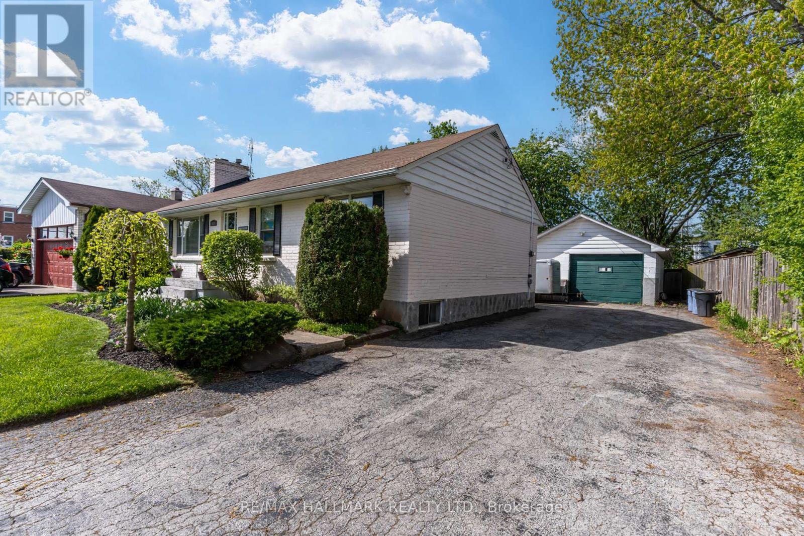 1024 Churchill Avenue, Oakville, Ontario  L6H 2A6 - Photo 4 - W13455692