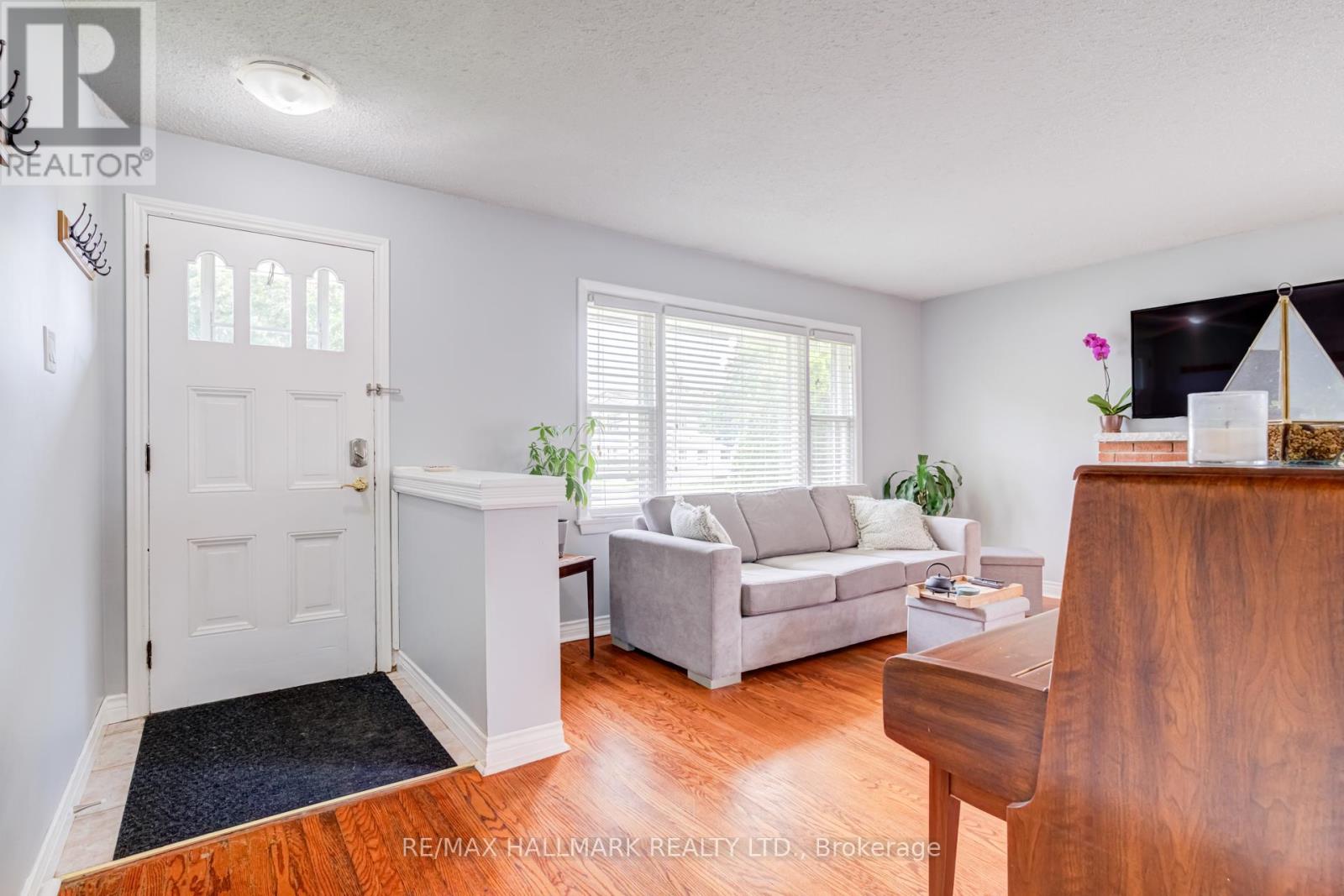 1024 Churchill Avenue, Oakville, Ontario  L6H 2A6 - Photo 7 - W13455692