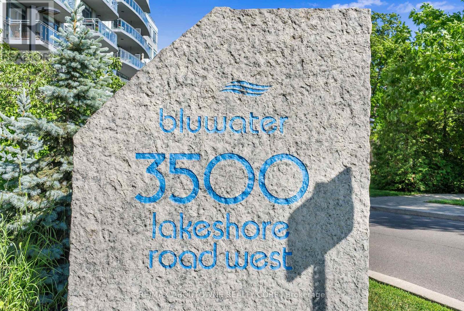 205 - 3500 Lakeshore Road W, Oakville, Ontario  L6L 0B4 - Photo 3 - W13455778