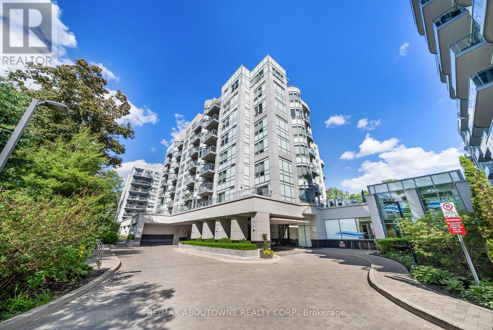 205 - 3500 Lakeshore Road W, Oakville, Ontario  L6L 0B4 - Photo 4 - W13455778