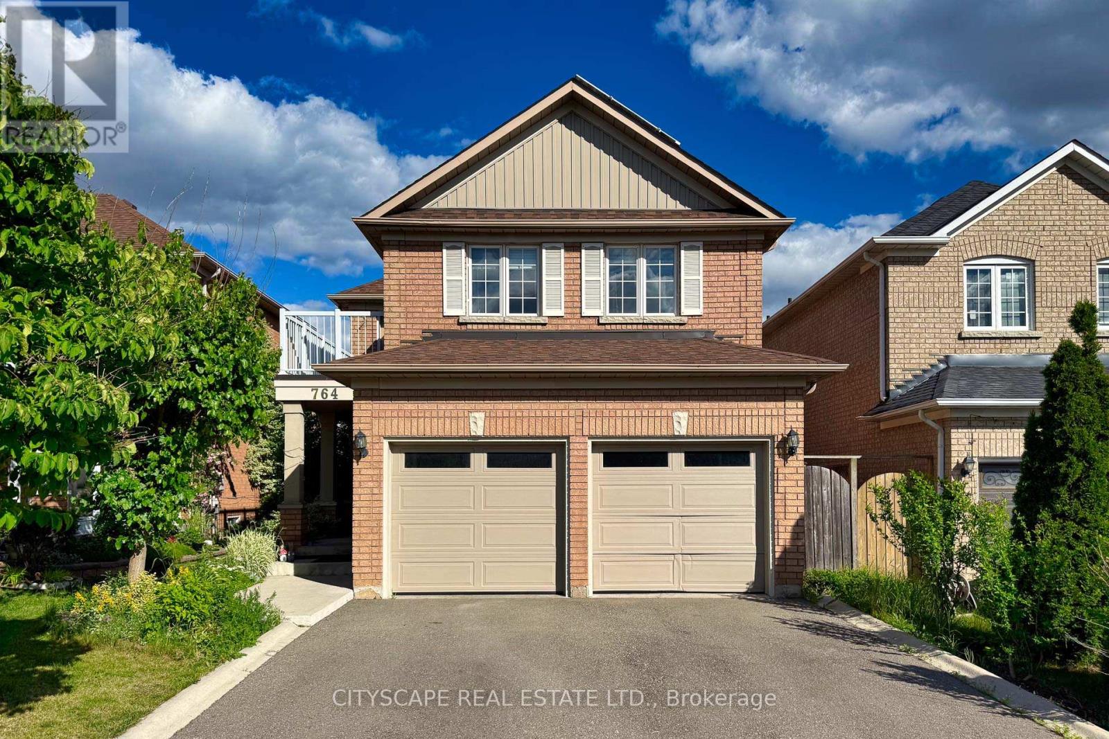 764 Avocado Crescent, Mississauga, Ontario  L5W 1H4 - Photo 2 - W13455848
