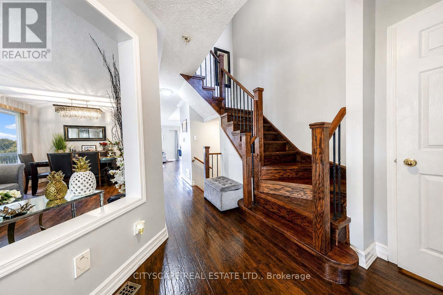 764 Avocado Crescent, Mississauga, Ontario  L5W 1H4 - Photo 5 - W13455848