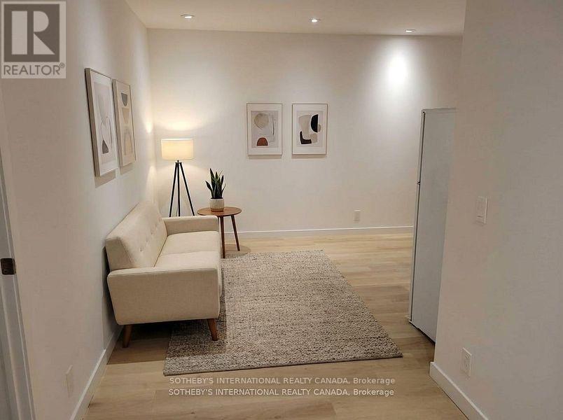 71 Gilmour Avenue, Toronto, Ontario  M6P 3A8 - Photo 22 - W13455866