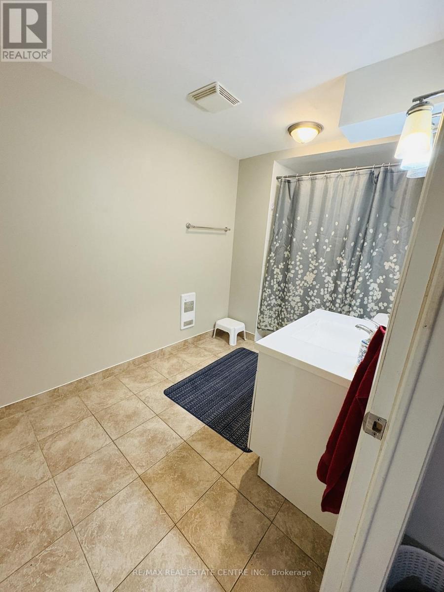 Bsmt. - 532 Woodward Avenue, Milton, Ontario  L9T 3B8 - Photo 12 - W13455940