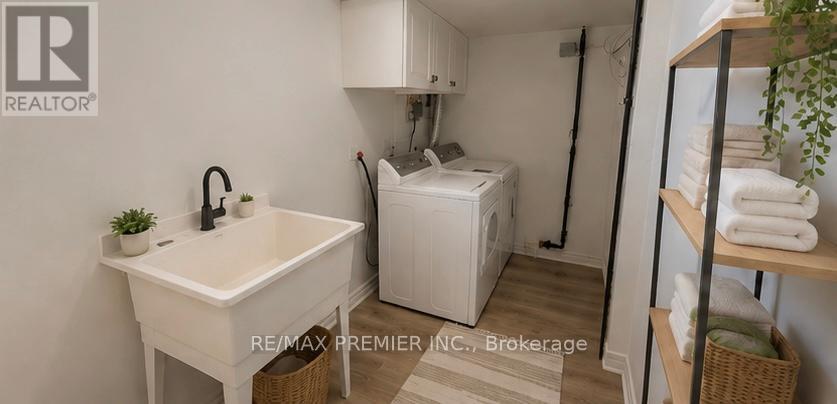 Lower - 11 Seneca Avenue, Toronto, Ontario  M6N 2G7 - Photo 5 - W13455946