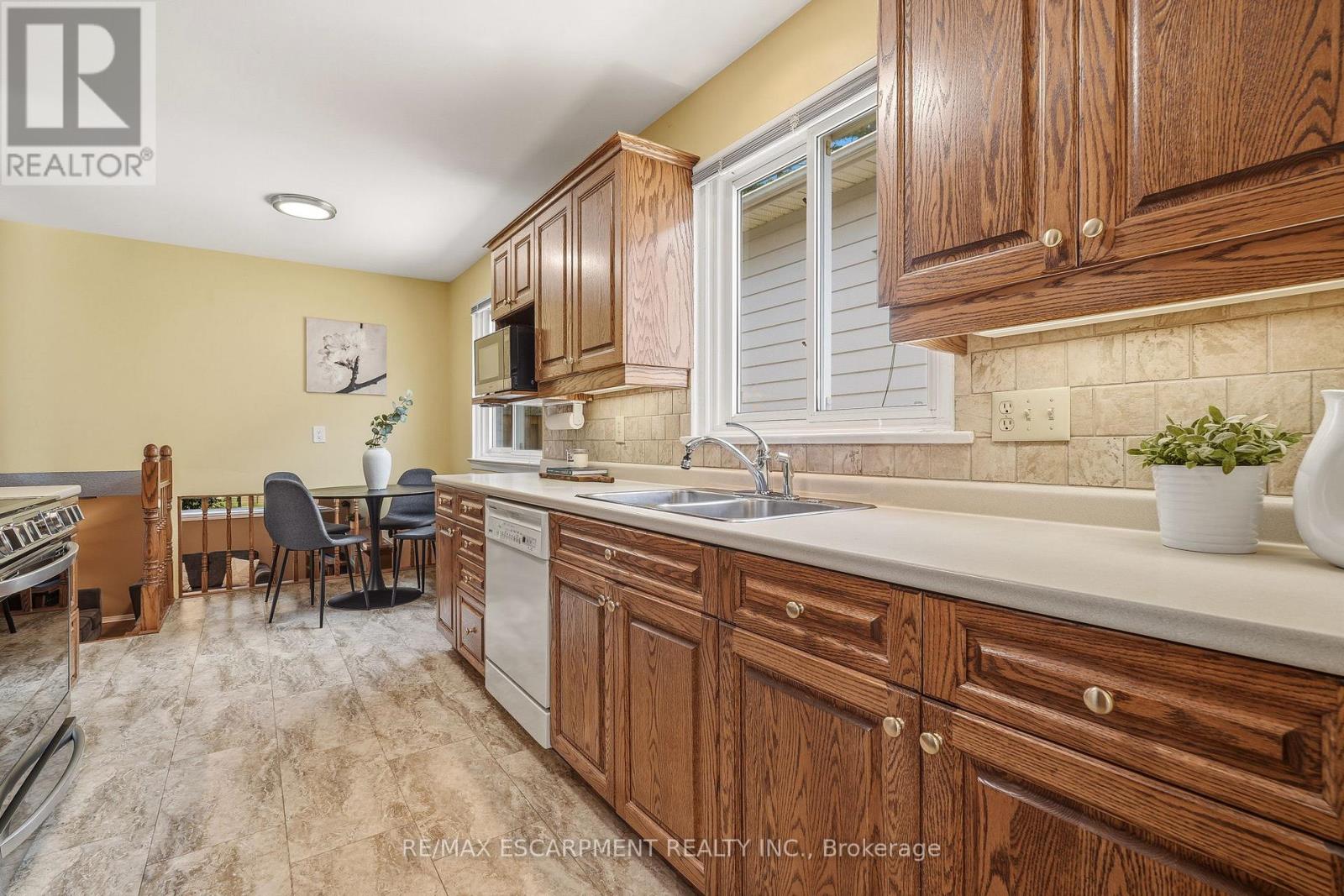 4277 Longmoor Drive, Burlington, Ontario  L7L 5A4 - Photo 16 - W13456034