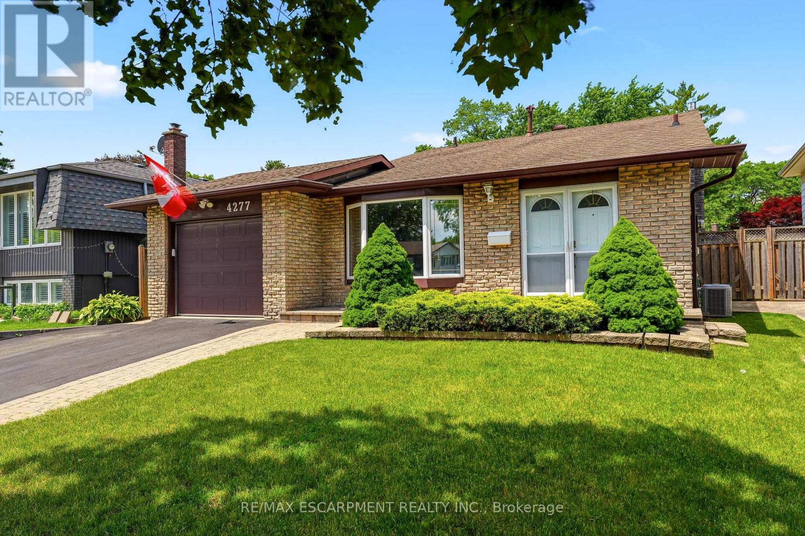 4277 Longmoor Drive, Burlington, Ontario  L7L 5A4 - Photo 2 - W13456034