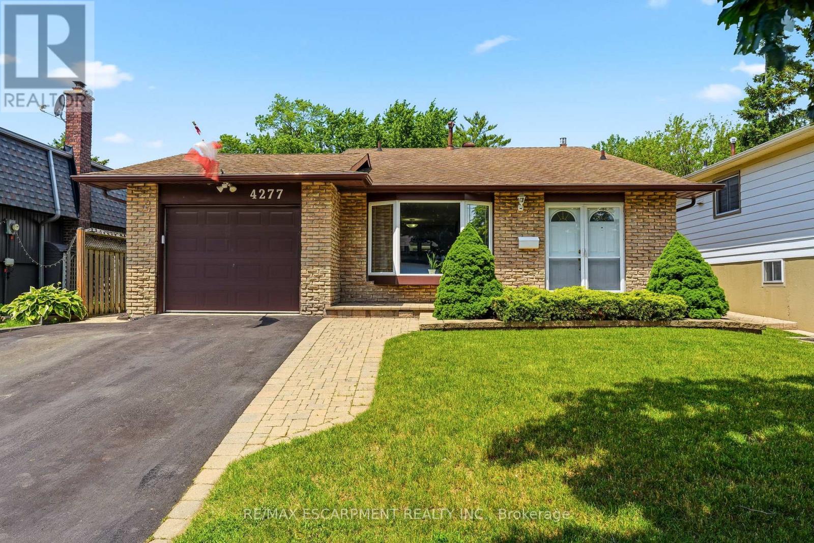 4277 Longmoor Drive, Burlington, Ontario  L7L 5A4 - Photo 3 - W13456034