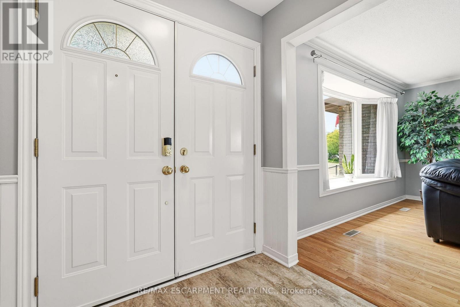 4277 Longmoor Drive, Burlington, Ontario  L7L 5A4 - Photo 4 - W13456034