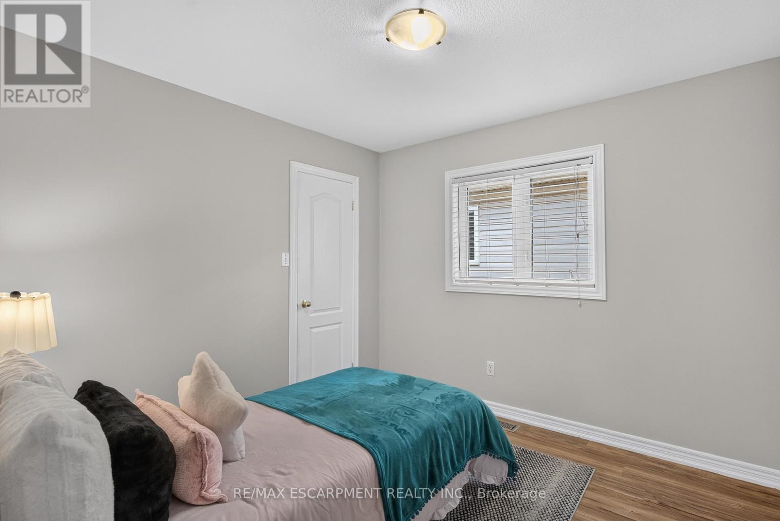 5302 Picketts Way, Burlington, Ontario  L7L 7J6 - Photo 18 - W13456050