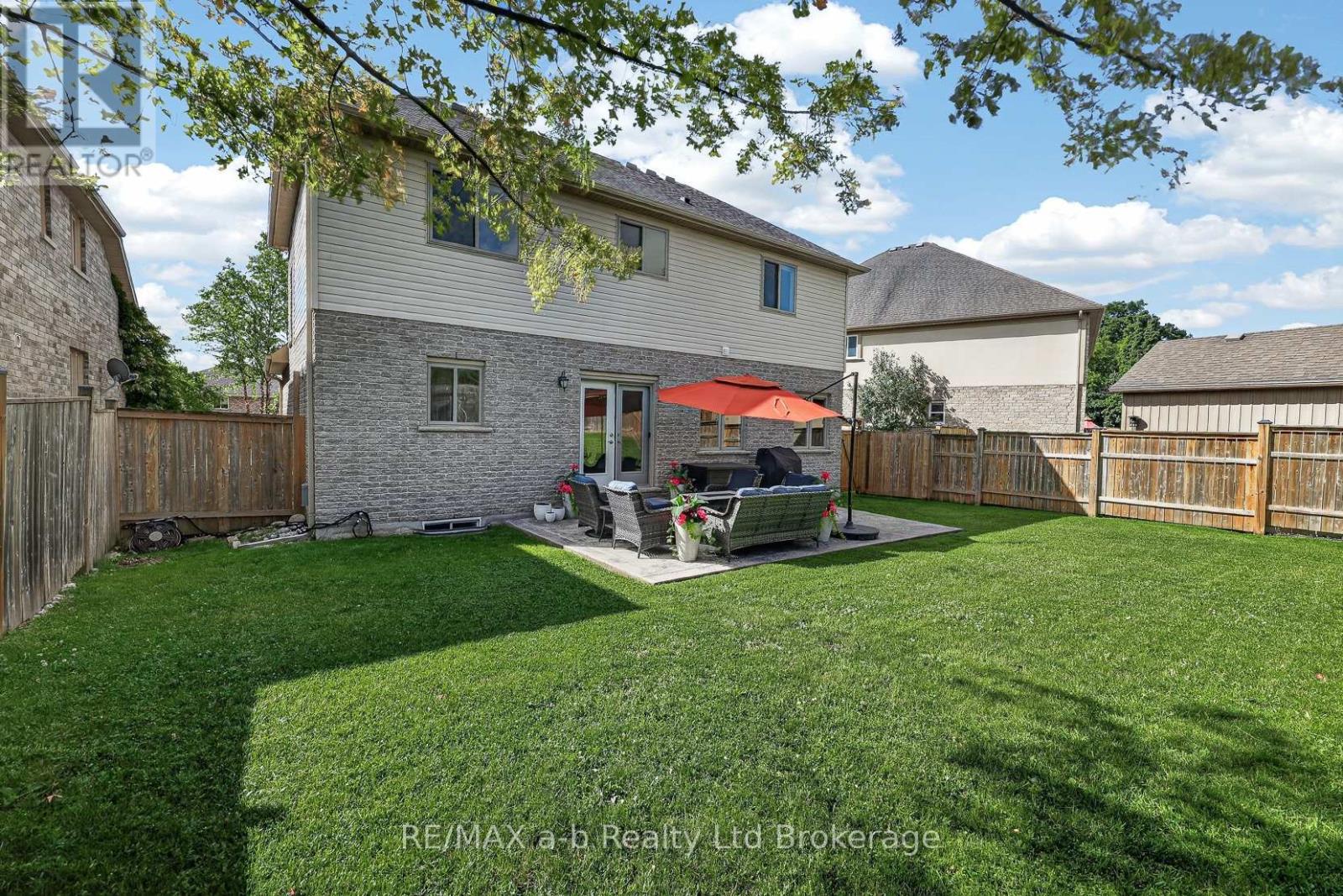 535 Crestwood Court, Woodstock, Ontario  N4T 0B9 - Photo 3 - X13456208