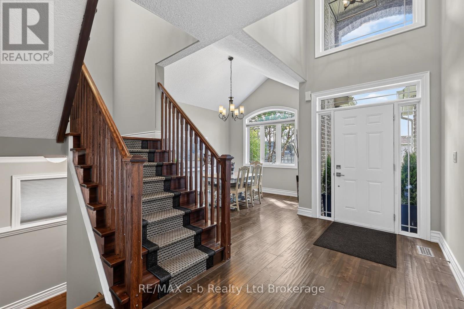 535 Crestwood Court, Woodstock, Ontario  N4T 0B9 - Photo 4 - X13456208