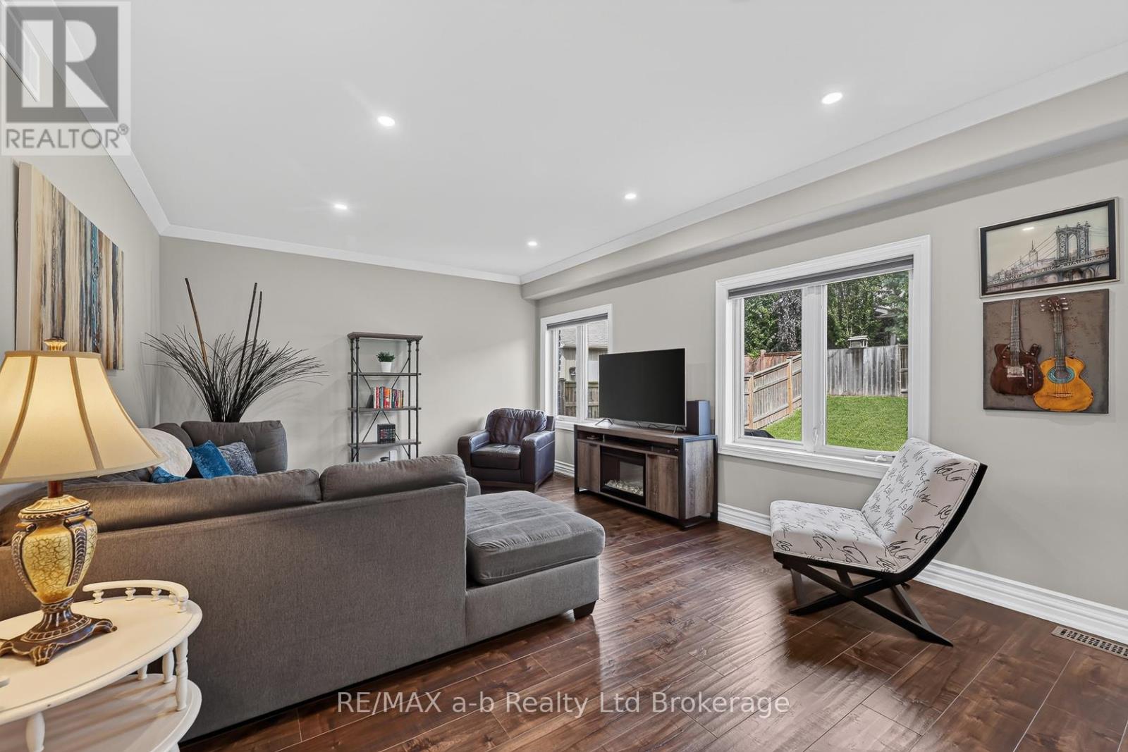 535 Crestwood Court, Woodstock, Ontario  N4T 0B9 - Photo 5 - X13456208