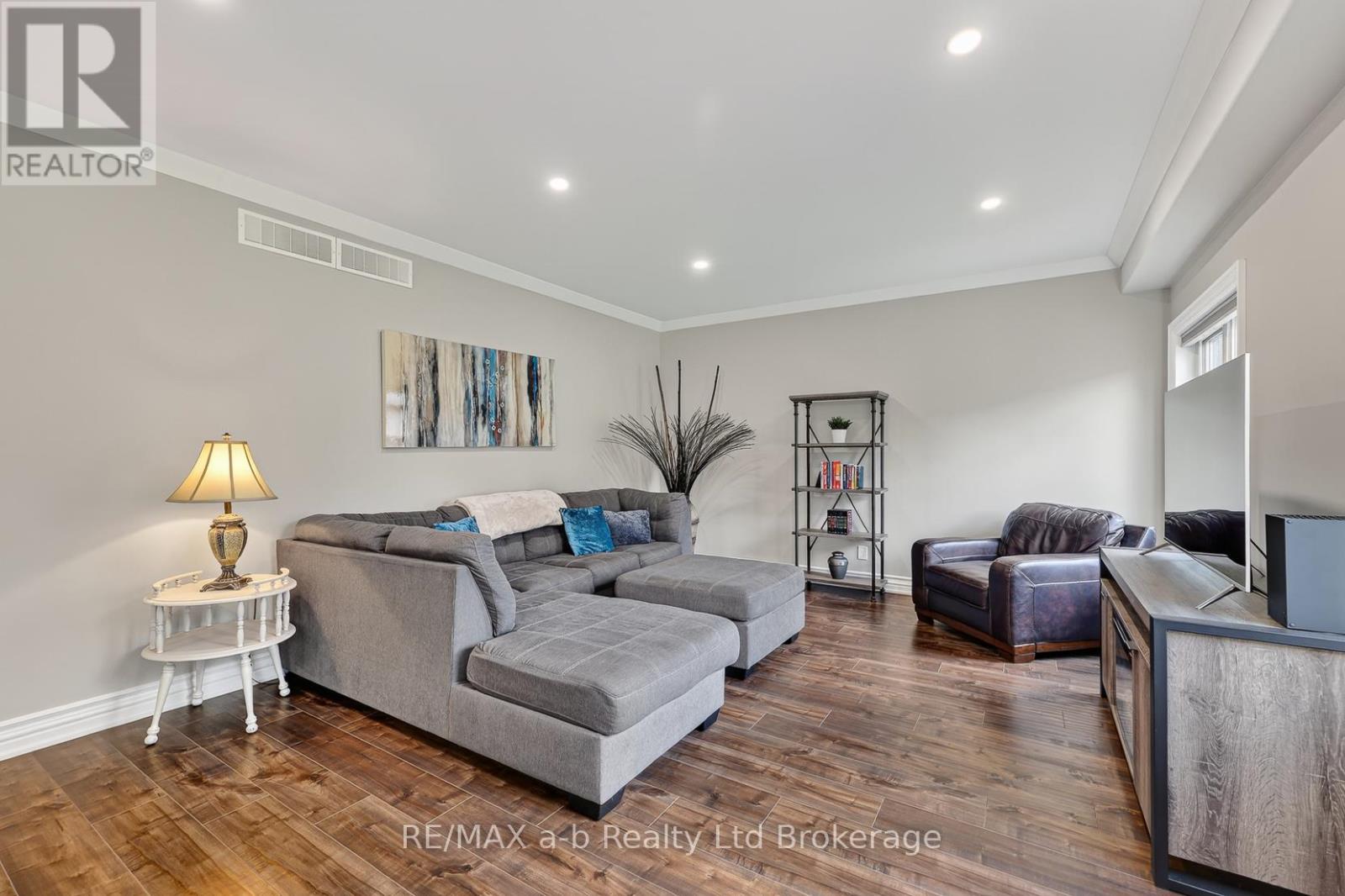 535 Crestwood Court, Woodstock, Ontario  N4T 0B9 - Photo 6 - X13456208