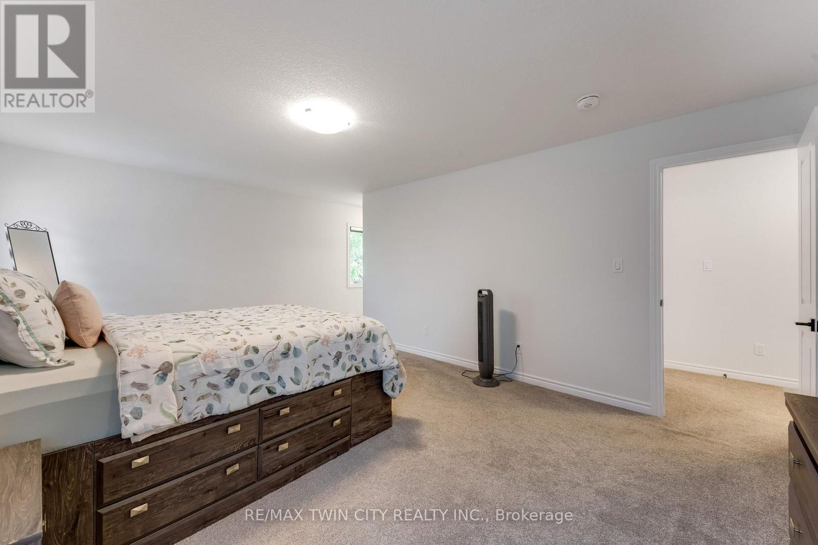 248 Otterbein Road, Kitchener, Ontario  N2B 0A8 - Photo 31 - X13455742
