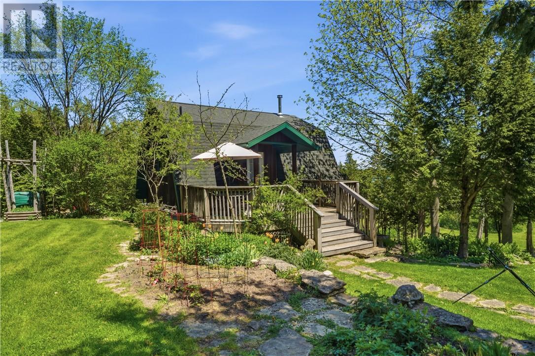 322 Cosby Subd Road, Mindemoya, Ontario  P0P 1S0 - Photo 4 - 2123161