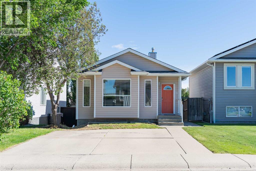 70 Peigan Court W, Lethbridge, Alberta  T1K 7N8 - Photo 1 - A2298631