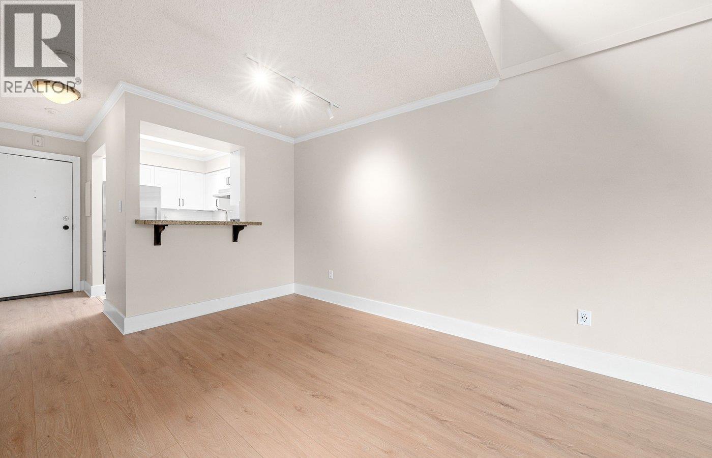301 235 W 4th Street, North Vancouver, British Columbia  V7M 1H8 - Photo 11 - R3136935