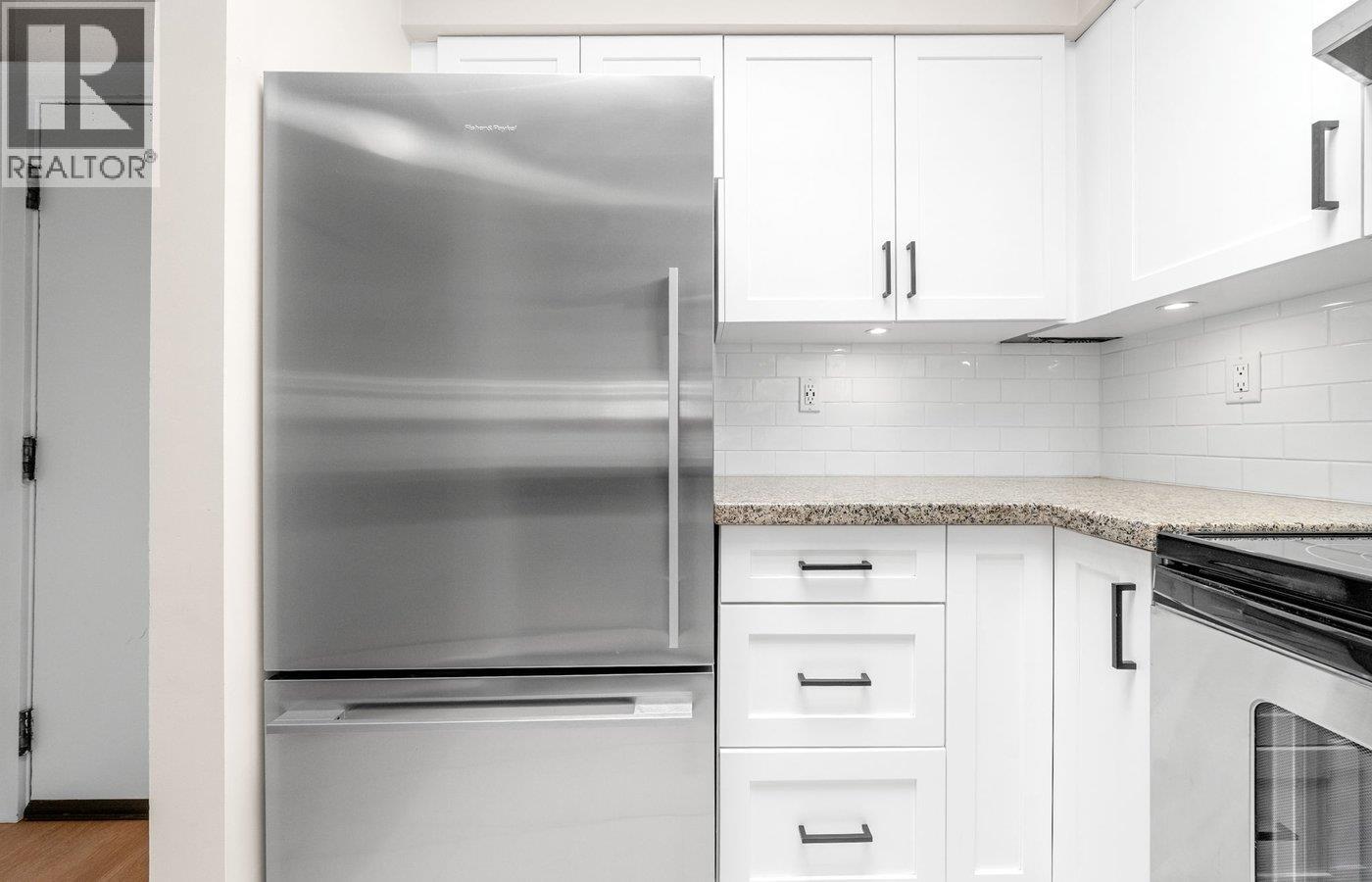 301 235 W 4th Street, North Vancouver, British Columbia  V7M 1H8 - Photo 4 - R3136935