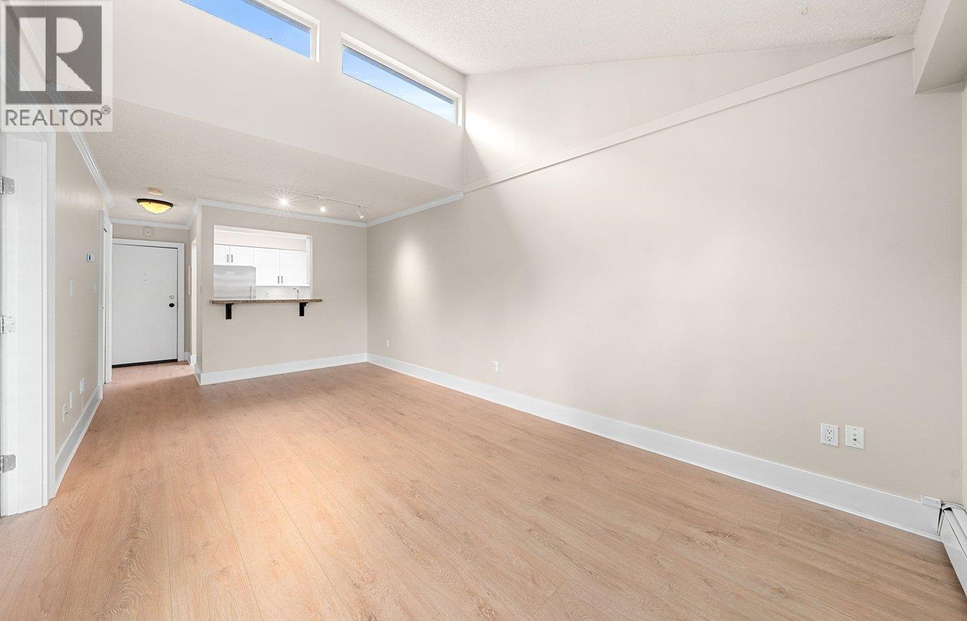 301 235 W 4th Street, North Vancouver, British Columbia  V7M 1H8 - Photo 8 - R3136935