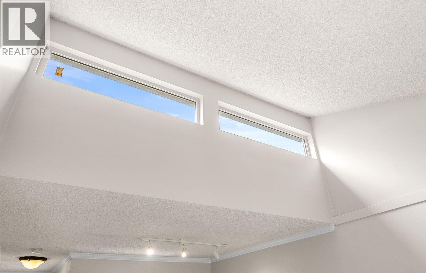 301 235 W 4th Street, North Vancouver, British Columbia  V7M 1H8 - Photo 9 - R3136935