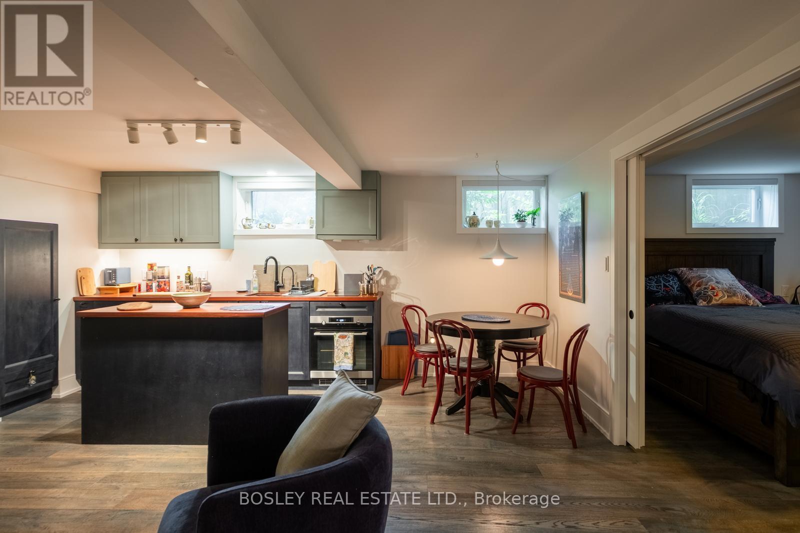 2 Roseneath Gardens, Toronto, Ontario  M6C 3X6 - Photo 23 - C13455376