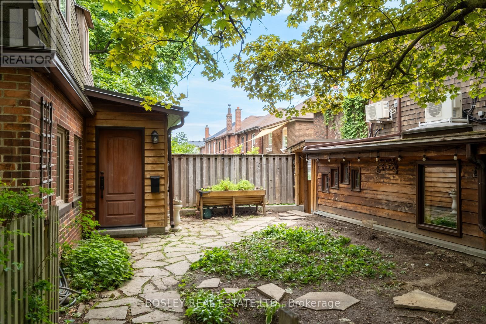 2 Roseneath Gardens, Toronto, Ontario  M6C 3X6 - Photo 27 - C13455376