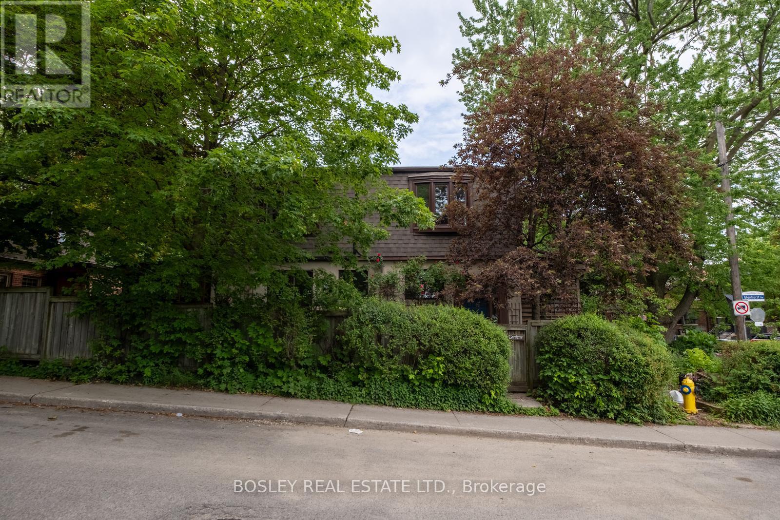 2 Roseneath Gardens, Toronto, Ontario  M6C 3X6 - Photo 45 - C13455376