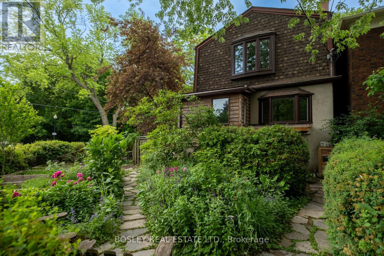 2 Roseneath Gardens, Toronto, Ontario  M6C 3X6 - Photo 43 - C13455376