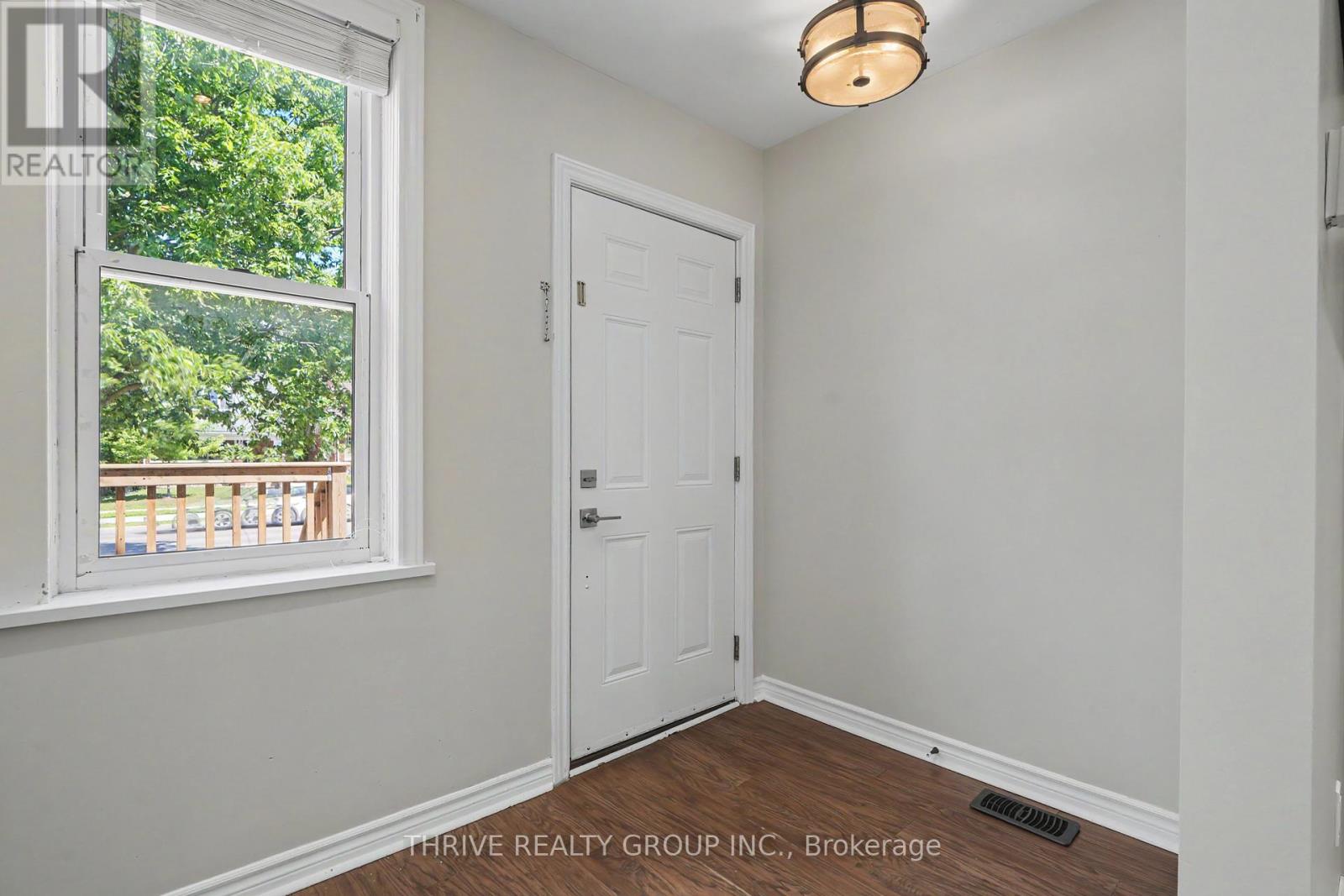 303 Cheapside Street, London East, Ontario  N6A 2A5 - Photo 3 - X13456228