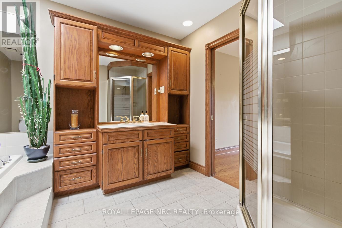 28 Barbican Trail, St. Catharines, Ontario  L2T 4A3 - Photo 32 - X13449132