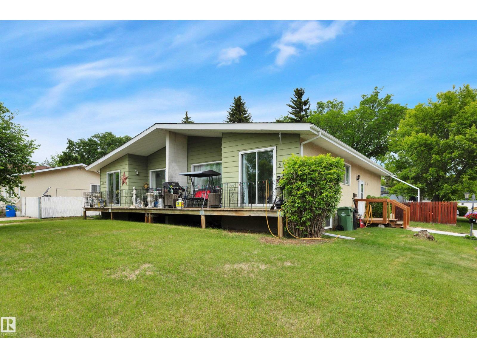 5102/5104 57 AV, Leduc, Alberta