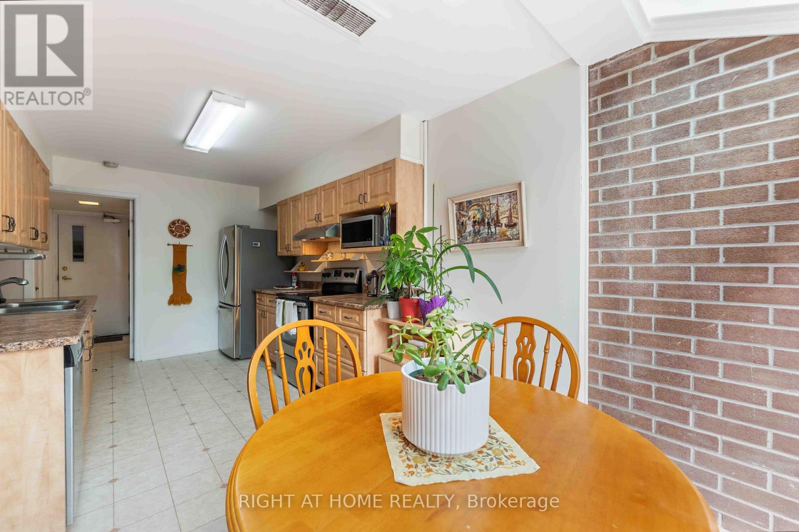 27 - 100 Hillside Drive, Ottawa, Ontario  K1K 4J1 - Photo 11 - X13456104