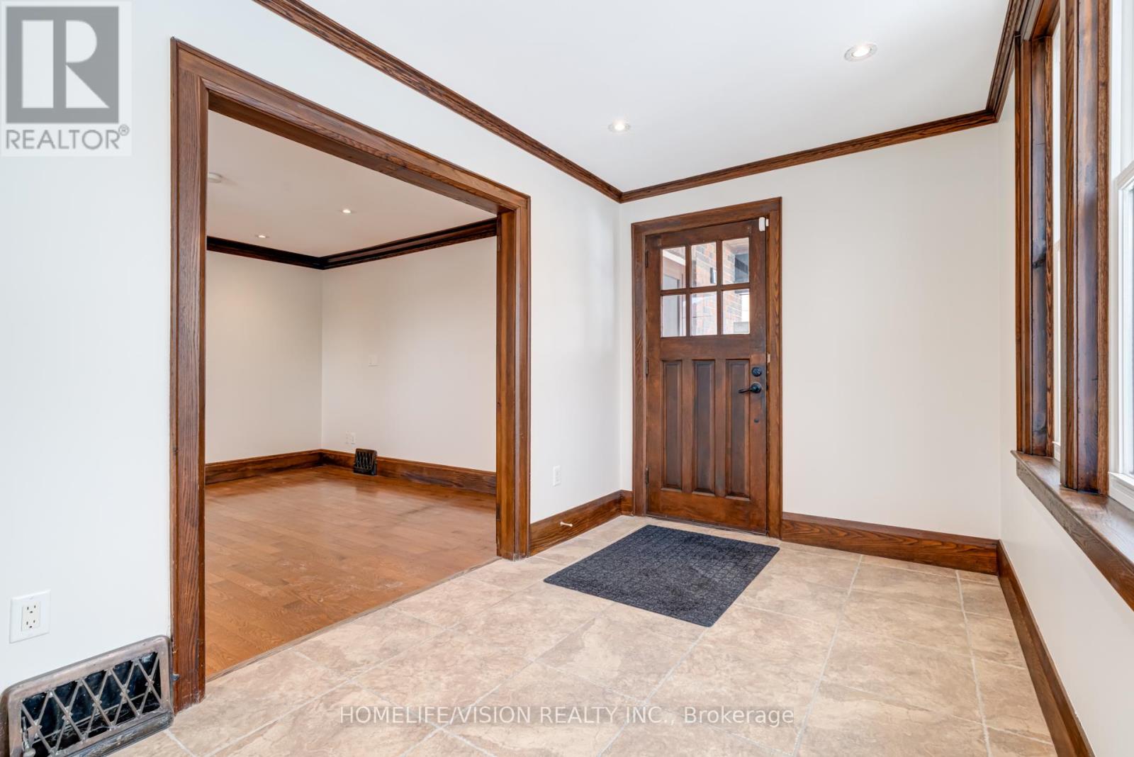 123 Mary Street E, Whitby, Ontario  L1N 2P3 - Photo 4 - E13417172