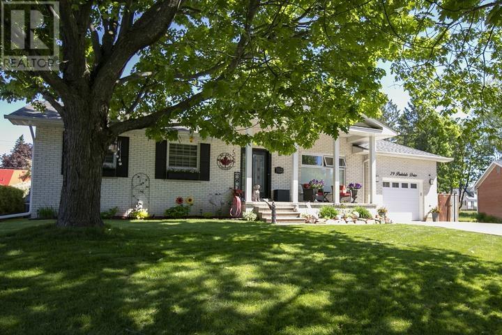 79 Parkdale Dr, Sault Ste. Marie, Ontario  P6A 4C7 - Photo 3 - SM261494