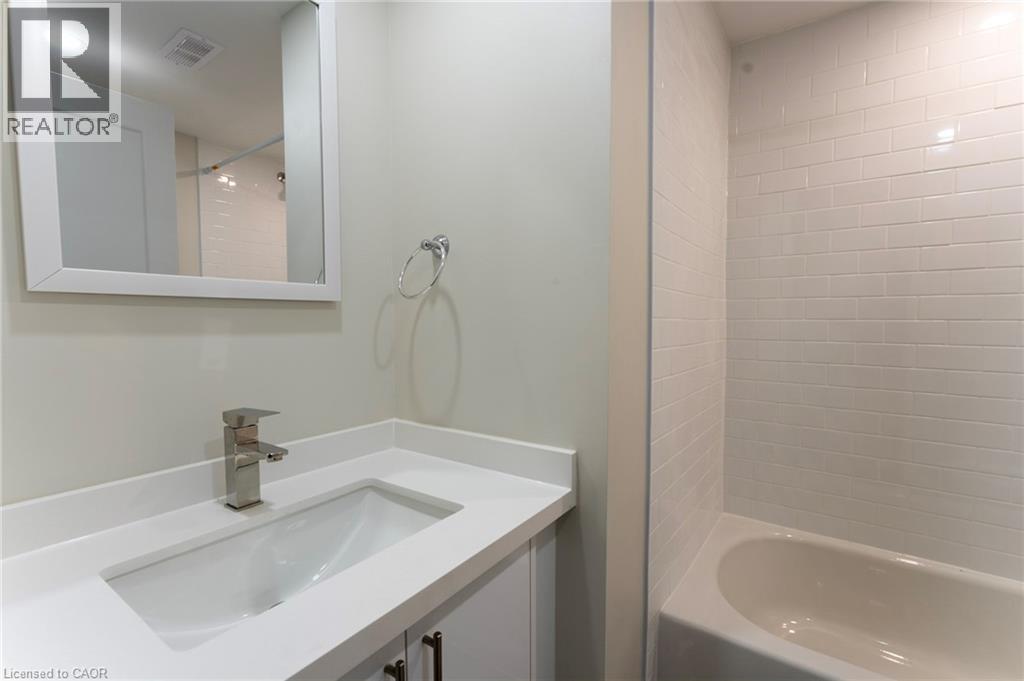 700 Lawrence Road Unit# 103, Hamilton, Ontario  L8K 1Z5 - Photo 6 - 40825327