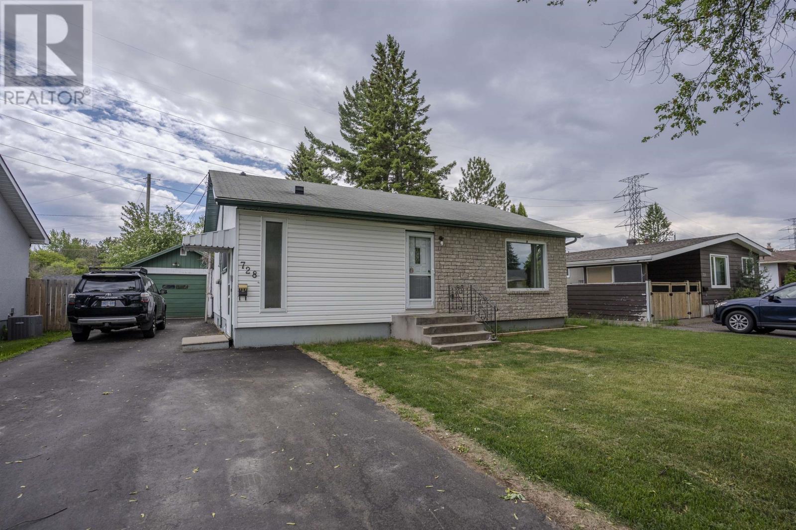 728 Linwood Cres, Thunder Bay, Ontario  P7E 2S1 - Photo 2 - TB2601557