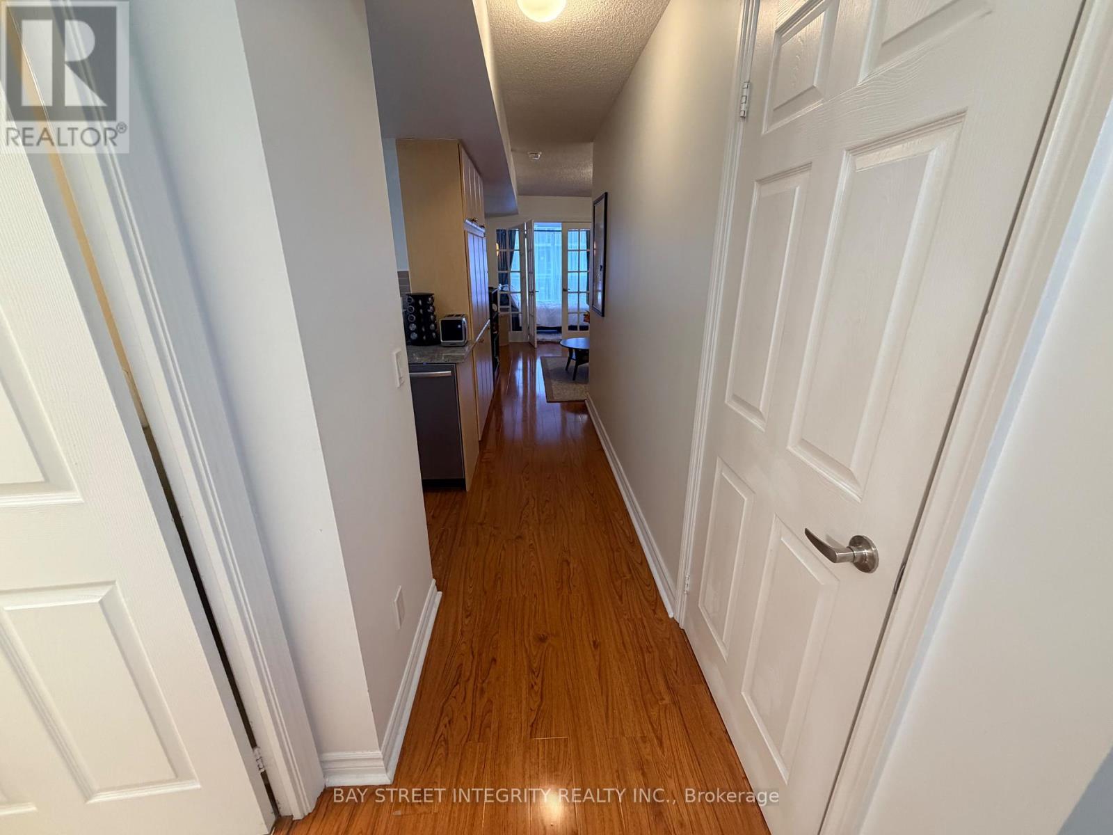 907 - 763 Bay Street, Toronto, Ontario  M5G 2R3 - Photo 3 - C13229526