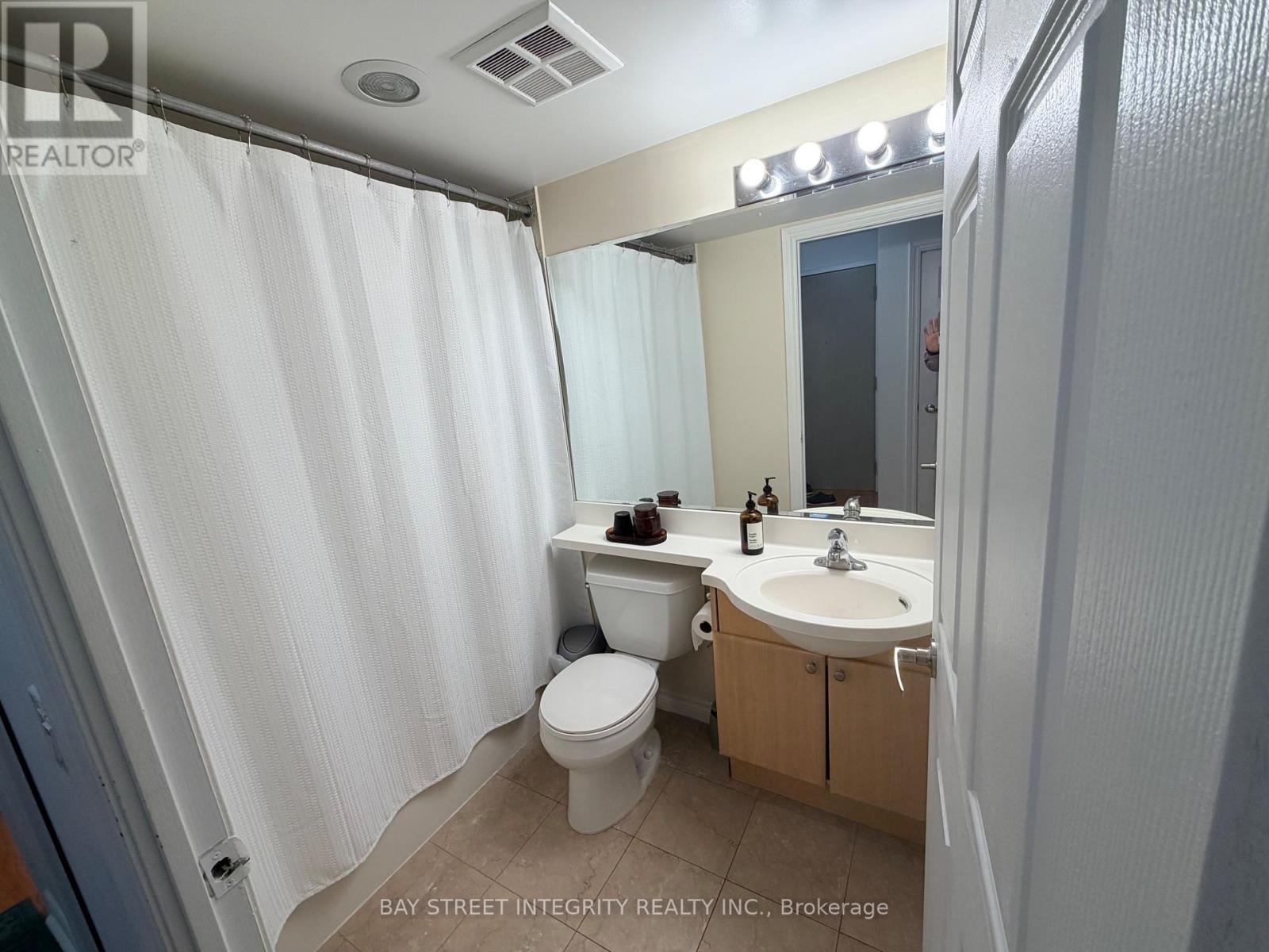 907 - 763 Bay Street, Toronto, Ontario  M5G 2R3 - Photo 2 - C13229526