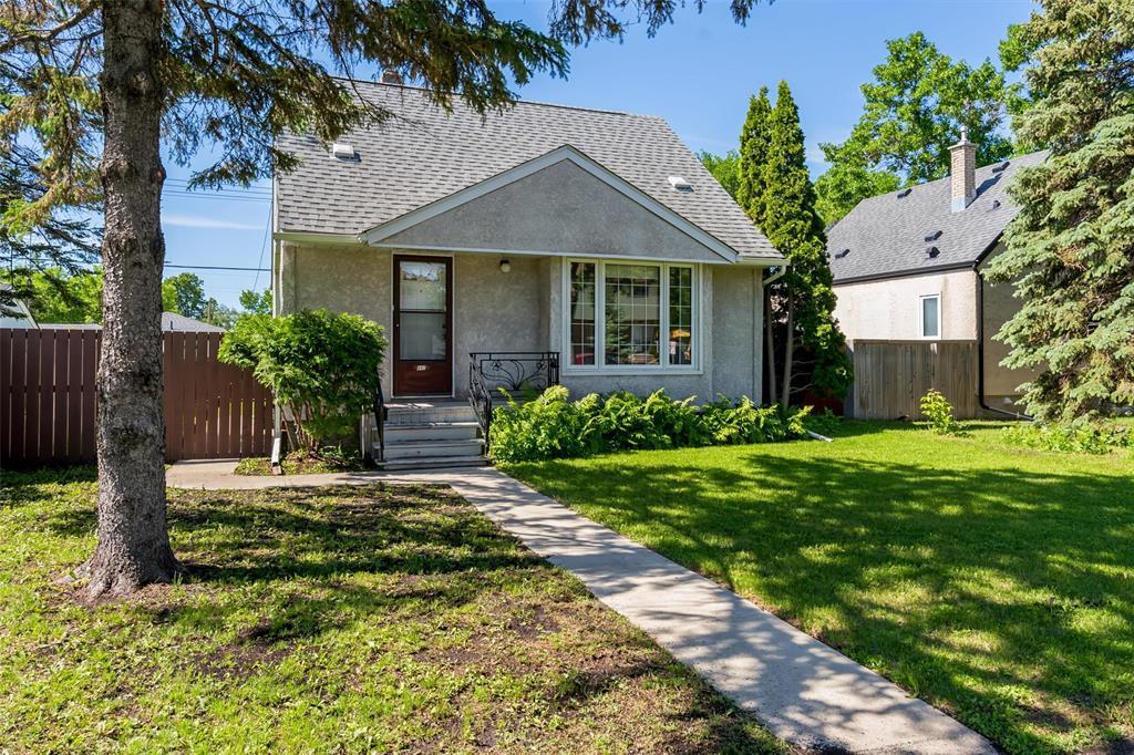 842 Talbot Avenue, Winnipeg, Manitoba  R2L 0S9 - Photo 1 - 202614065