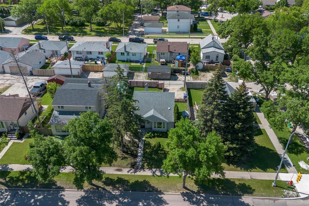 842 Talbot Avenue, Winnipeg, Manitoba  R2L 0S9 - Photo 37 - 202614065