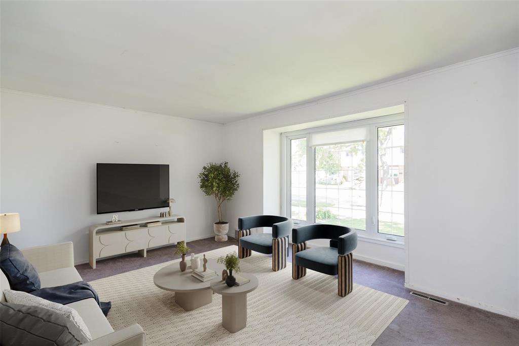 842 Talbot Avenue, Winnipeg, Manitoba  R2L 0S9 - Photo 4 - 202614065