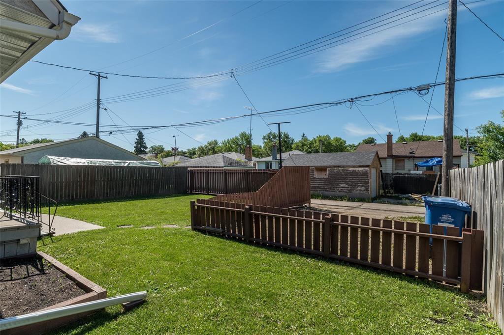 842 Talbot Avenue, Winnipeg, Manitoba  R2L 0S9 - Photo 33 - 202614065