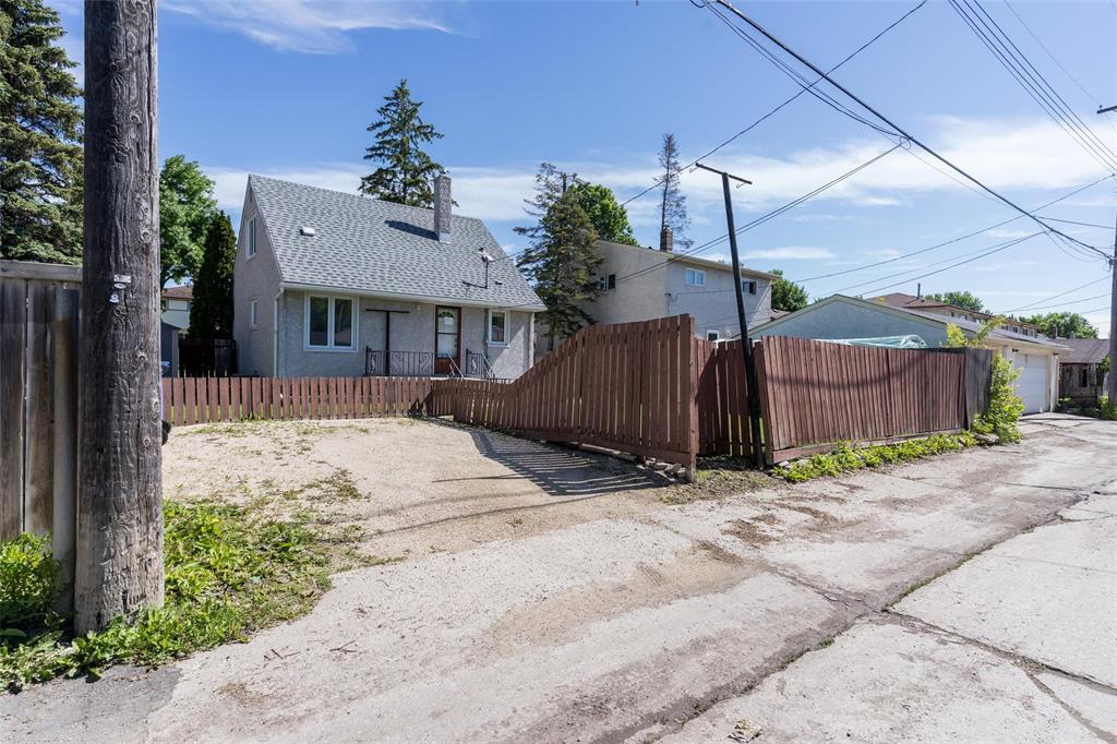 842 Talbot Avenue, Winnipeg, Manitoba  R2L 0S9 - Photo 34 - 202614065