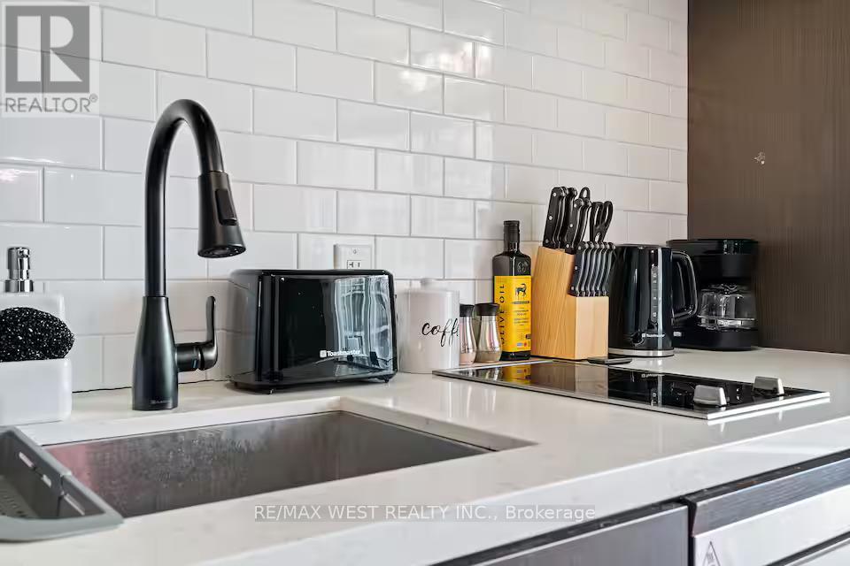 501 - 155 Yorkville Avenue, Toronto, Ontario M5R 0B4 - Photo 11 - C12936596